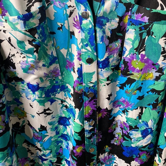 Floral button up blouse - Picture 5 of 7